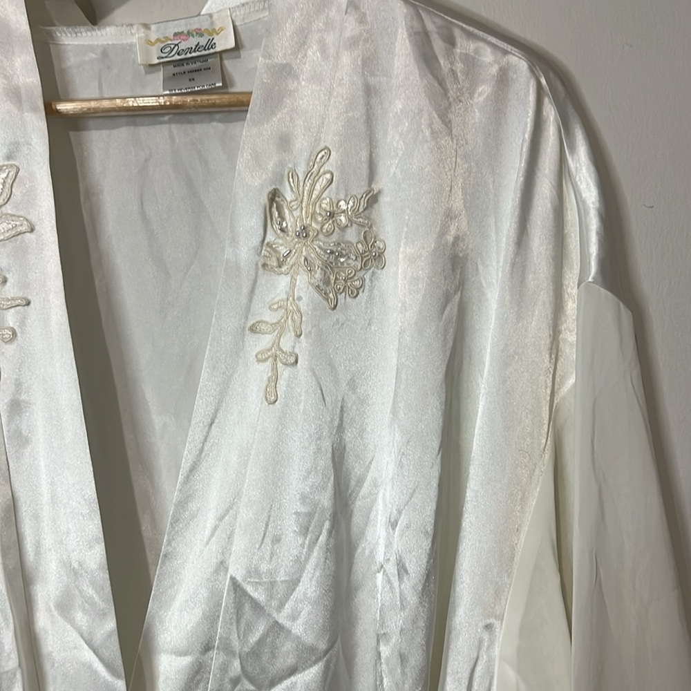 Dentelle Robe - Picture 4 of 8